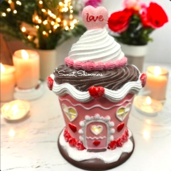 Christmas Pink Light Up Sugared Chocolate CUPCAKE GINGERBREAD House New - Picture 13 of 14